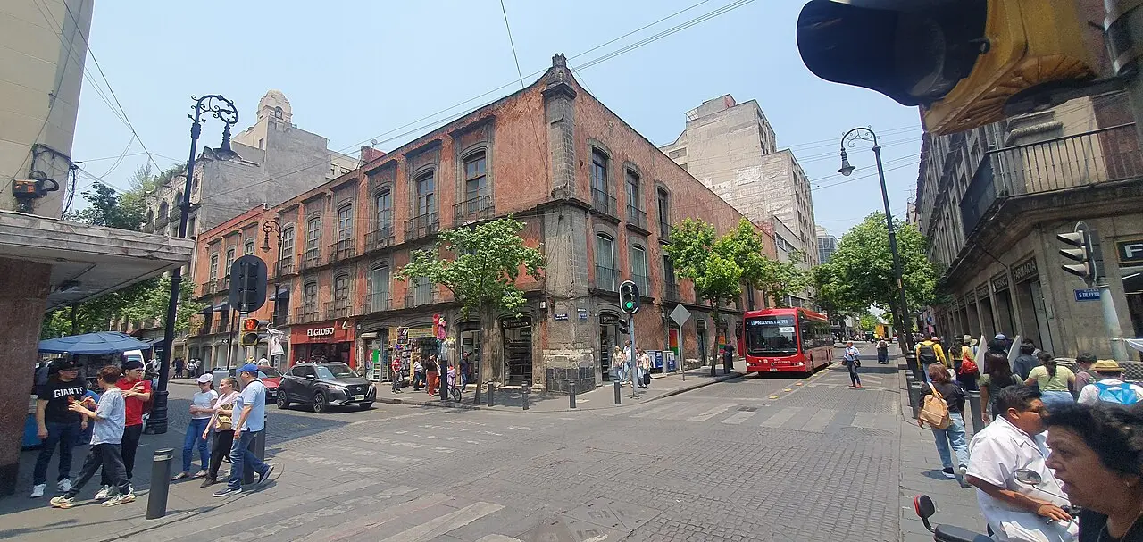 Mexico City Old Town Circuit — a 2.61 km walking route along real pedestrian paths