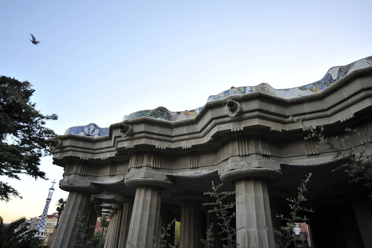 Parc Güell Quiet Side & Turó de les Tres Creus — a 1.42 km walking route along real pedestrian paths