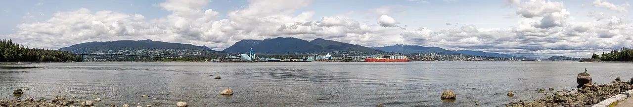 Seaside Greenway around False Creek — a 11.02 km walking route along real pedestrian paths