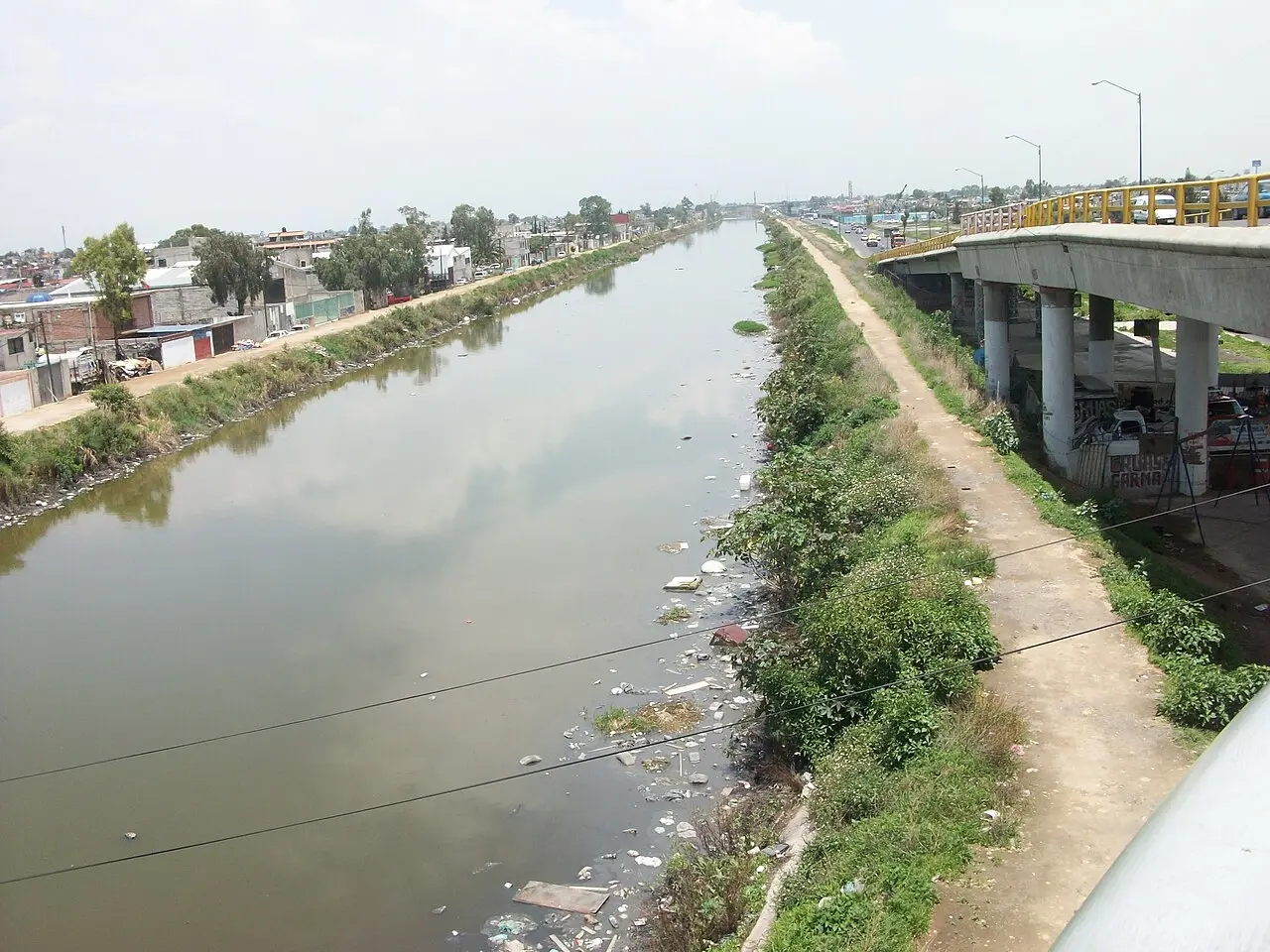 River Riverside Path — a 7.33 km walking route along real pedestrian paths