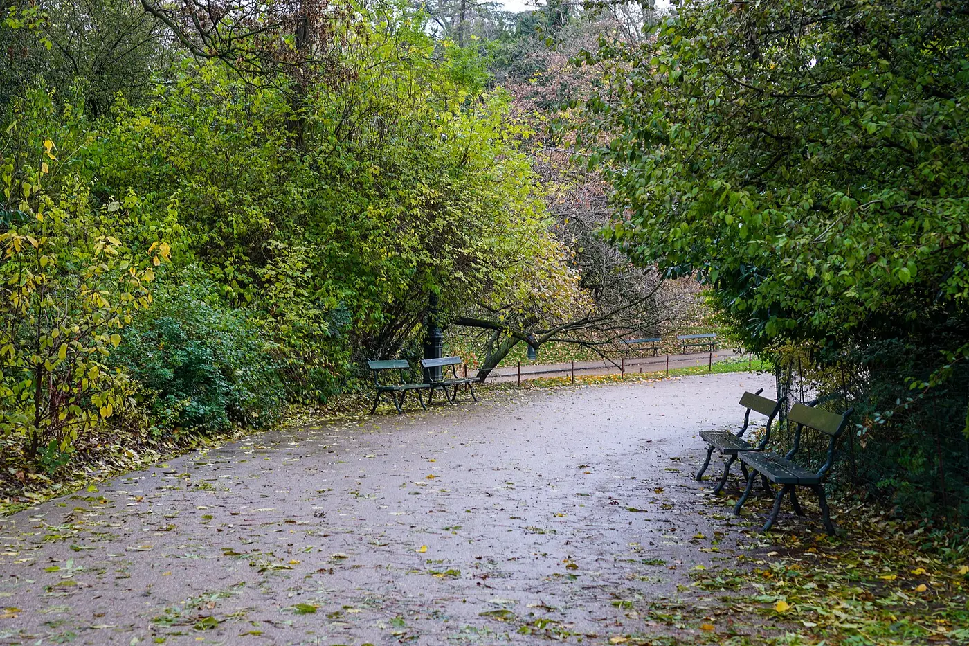 Buttes-Chaumont Soft Hills & Recovery — a 2.36 km walking route along real pedestrian paths