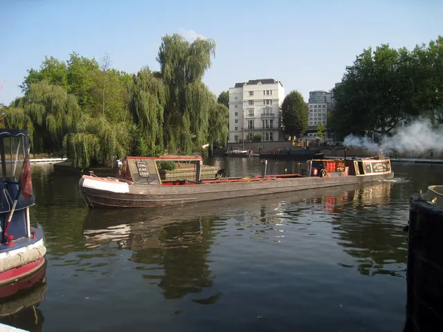 Little Venice to Camden Lock — a 3.99 km walking route along real pedestrian paths
