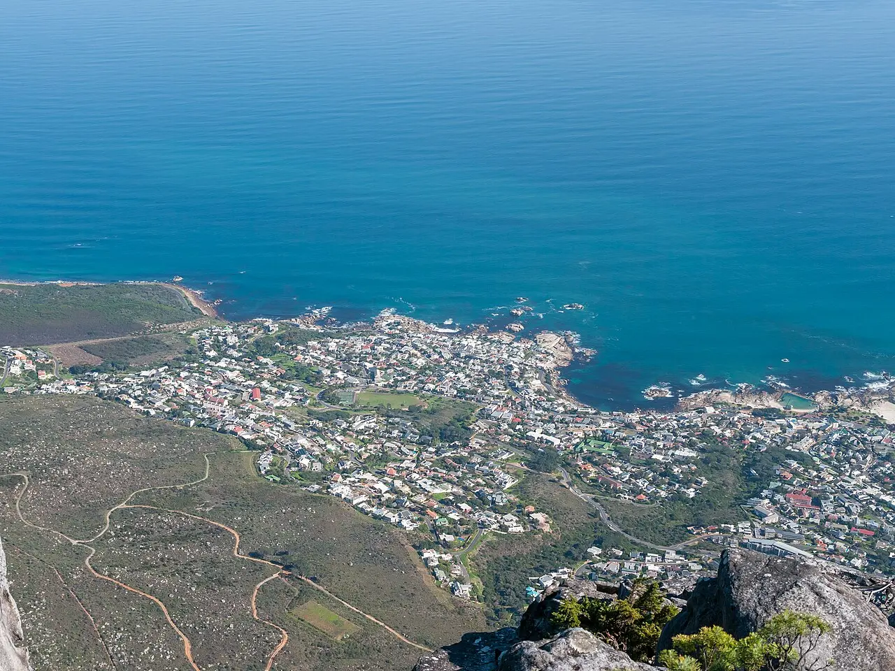 Table Mountain Pipe Track Contour — a 3.85 km walking route along real pedestrian paths
