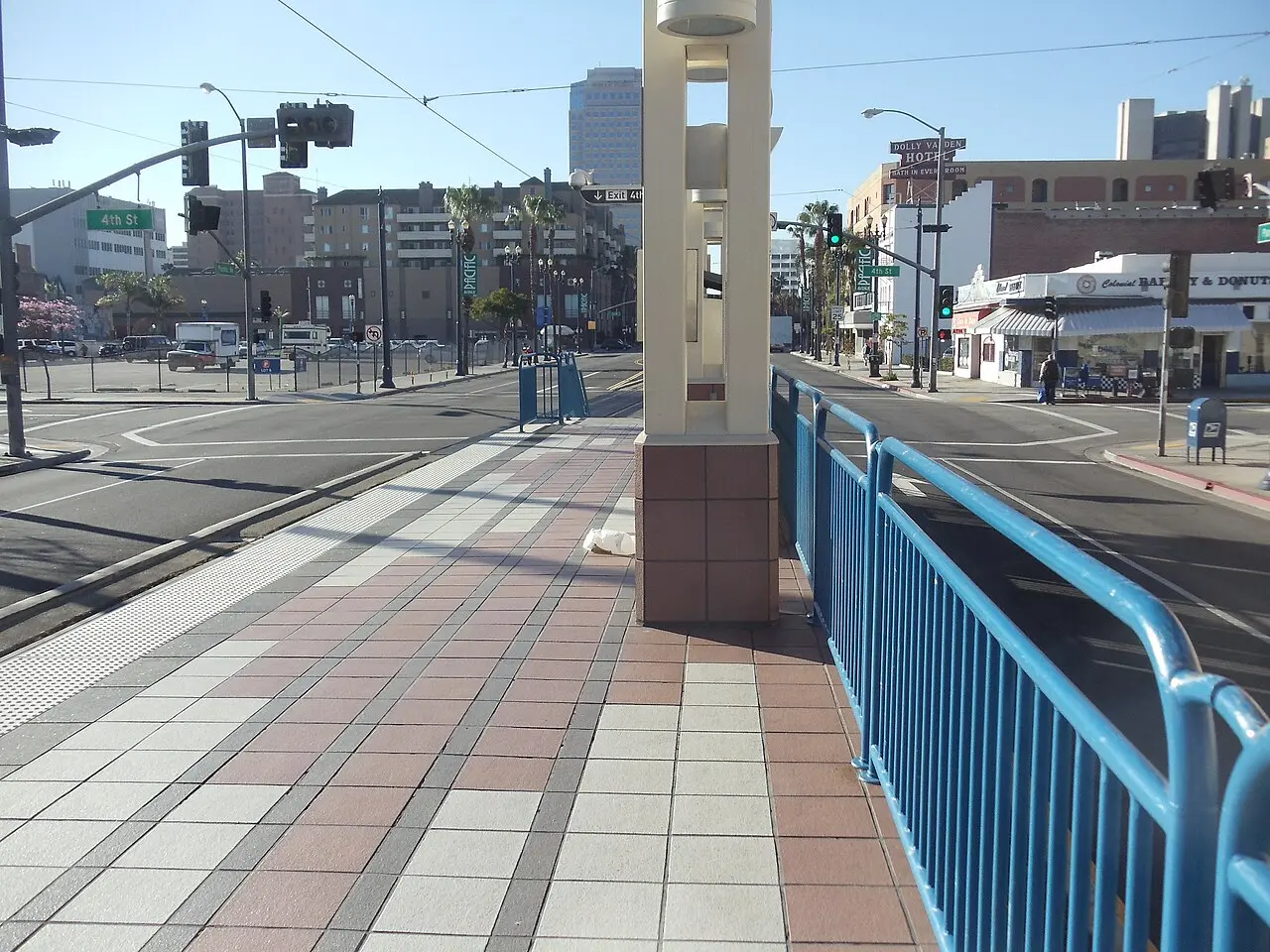 Venice Canals Quiet Residential — a 1.22 km walking route along real pedestrian paths