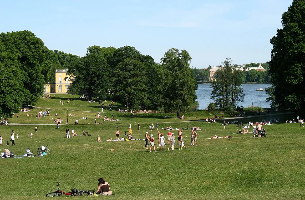 Hagaparken English Garden Loop — a 1.47 km walking route along real pedestrian paths
