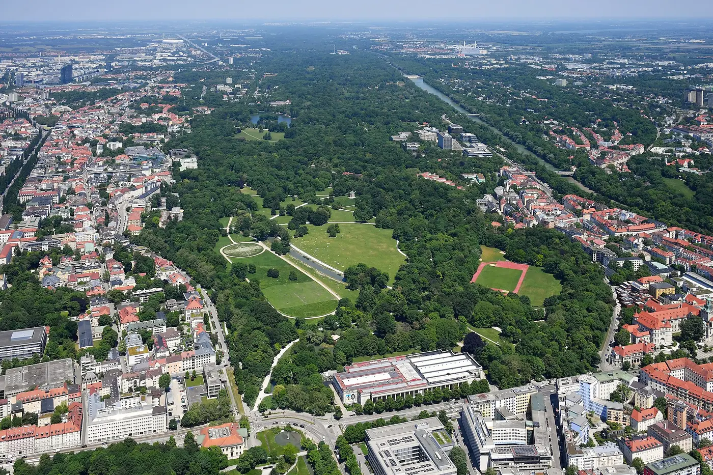 Munich Central Park Loop — a 2.88 km walking route along real pedestrian paths