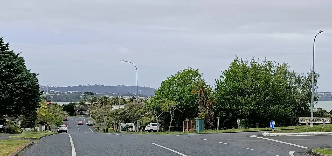 Harbour Riverside Path — a 4.71 km walking route along real pedestrian paths