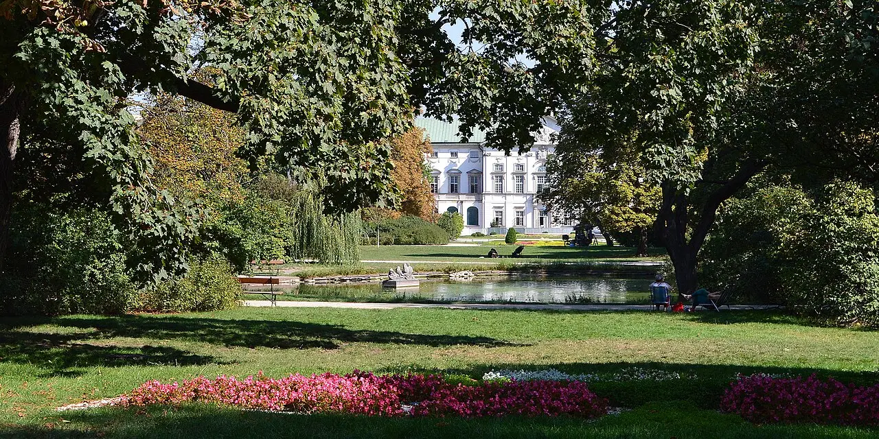 Wilanów Palace Gardens Loop — a 3.68 km walking route along real pedestrian paths