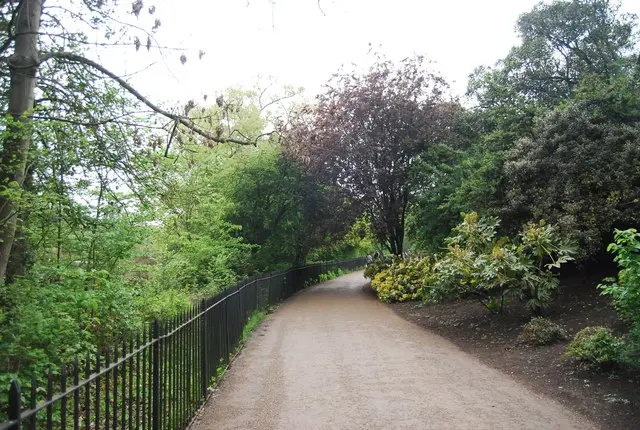 Royal Parks Presence Loop — a 1.18 km walking route along real pedestrian paths