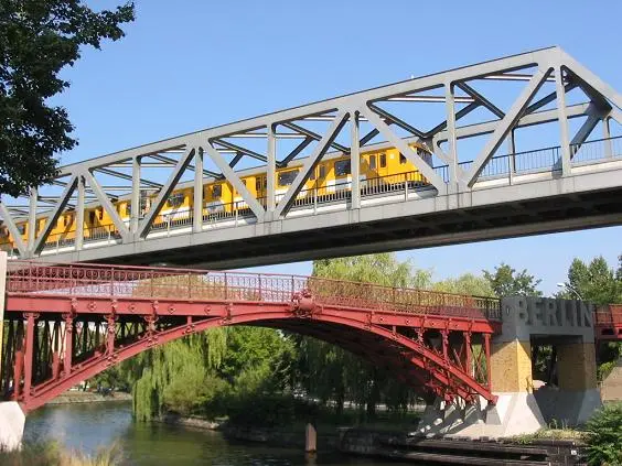 Landwehr Canal Quiet Flow — a 1.96 km walking route along real pedestrian paths