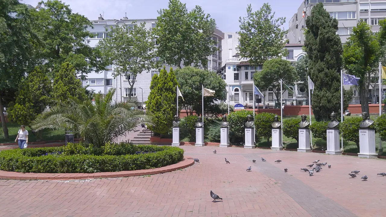 Maçka Park & Nişantaşı Quiet Loop — a 1.91 km walking route along real pedestrian paths