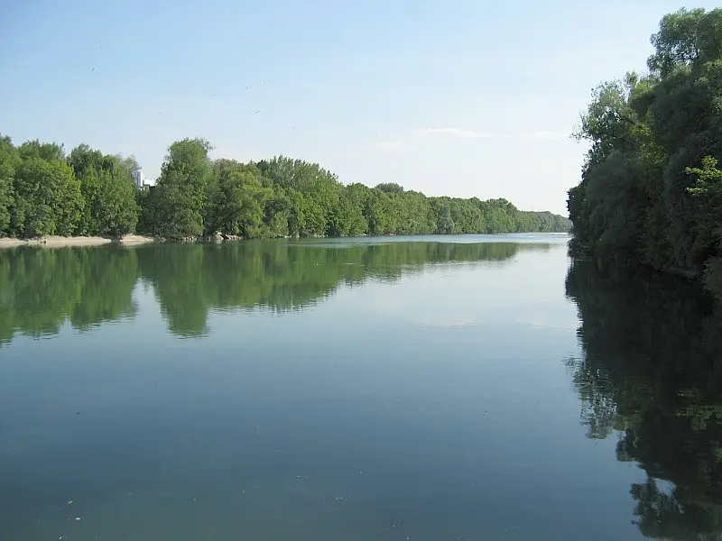 Munich Waterfront Promenade — a 7.07 km walking route along real pedestrian paths