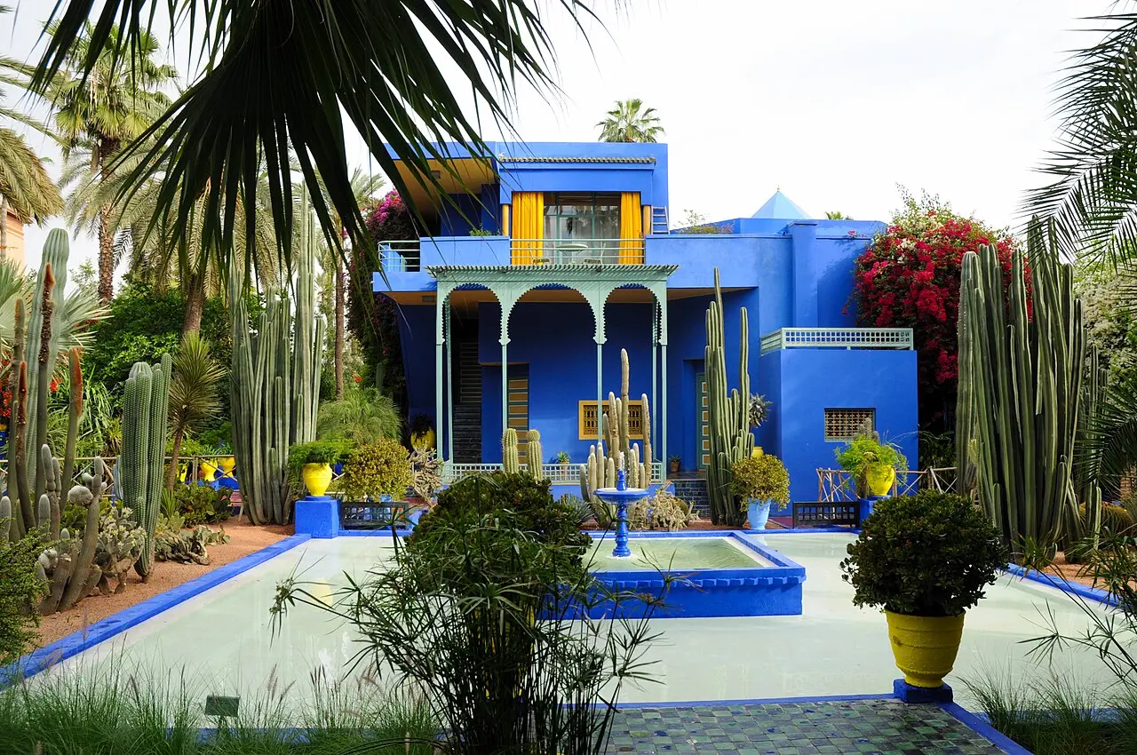 Marrakech Central Park Loop — a 2.45 km walking route along real pedestrian paths
