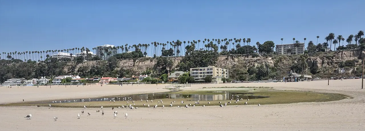 Santa Monica Beachfront Soft Walk — a 4.79 km walking route along real pedestrian paths