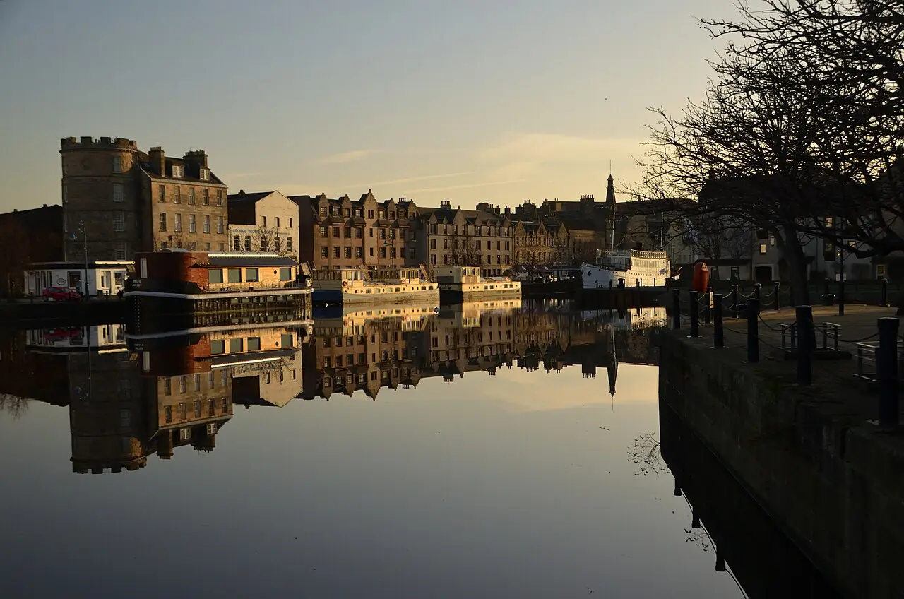 Water of Leith Central Walk — a 6.38 km walking route along real pedestrian paths