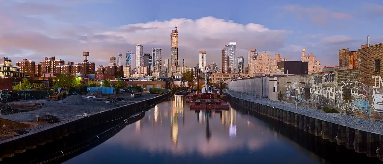 Central Park Full Presence Loop — a 4.27 km walking route along real pedestrian paths