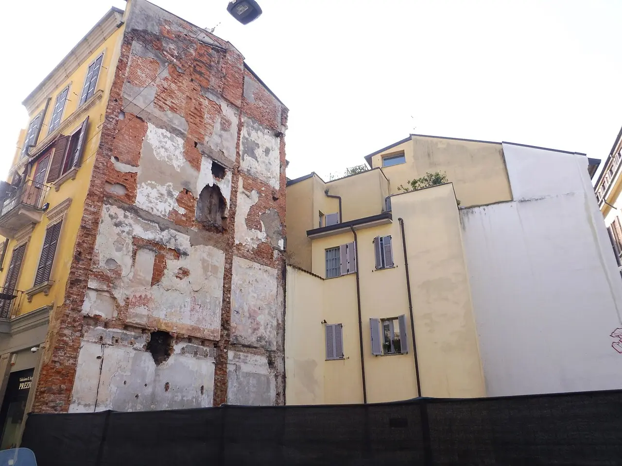 Brera Cloisters & Quiet Lanes — a 5.64 km walking route along real pedestrian paths