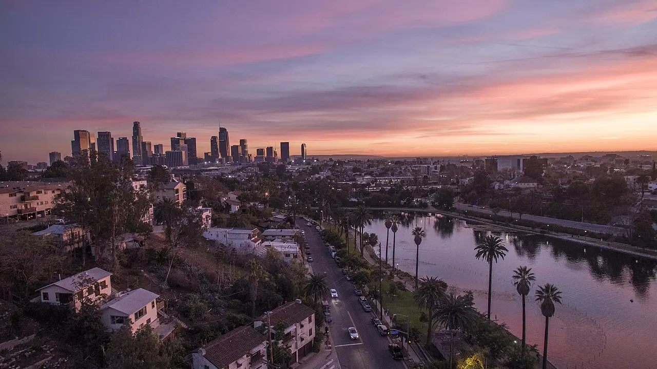 Echo Park Lake Loop — a 1.89 km walking route along real pedestrian paths