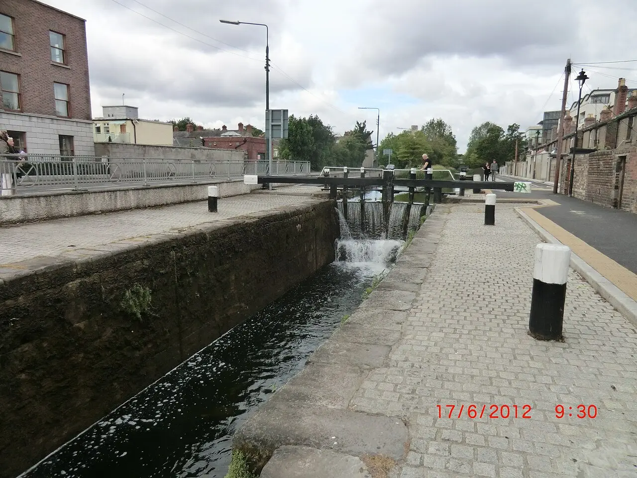 Grand Canal Quiet Tow-Path — a 2.47 km walking route along real pedestrian paths