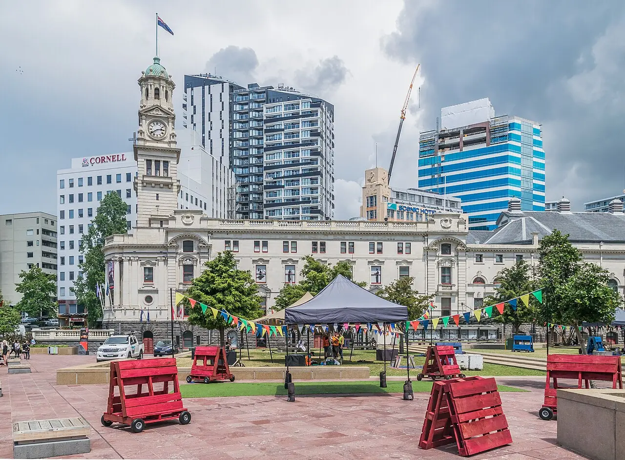 Auckland Old Town Circuit — a 2.42 km walking route along real pedestrian paths